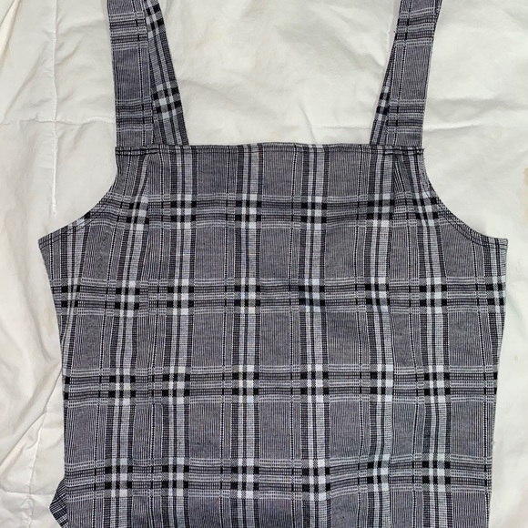 Trendy striped blocked tank top - Picture 2 of 3